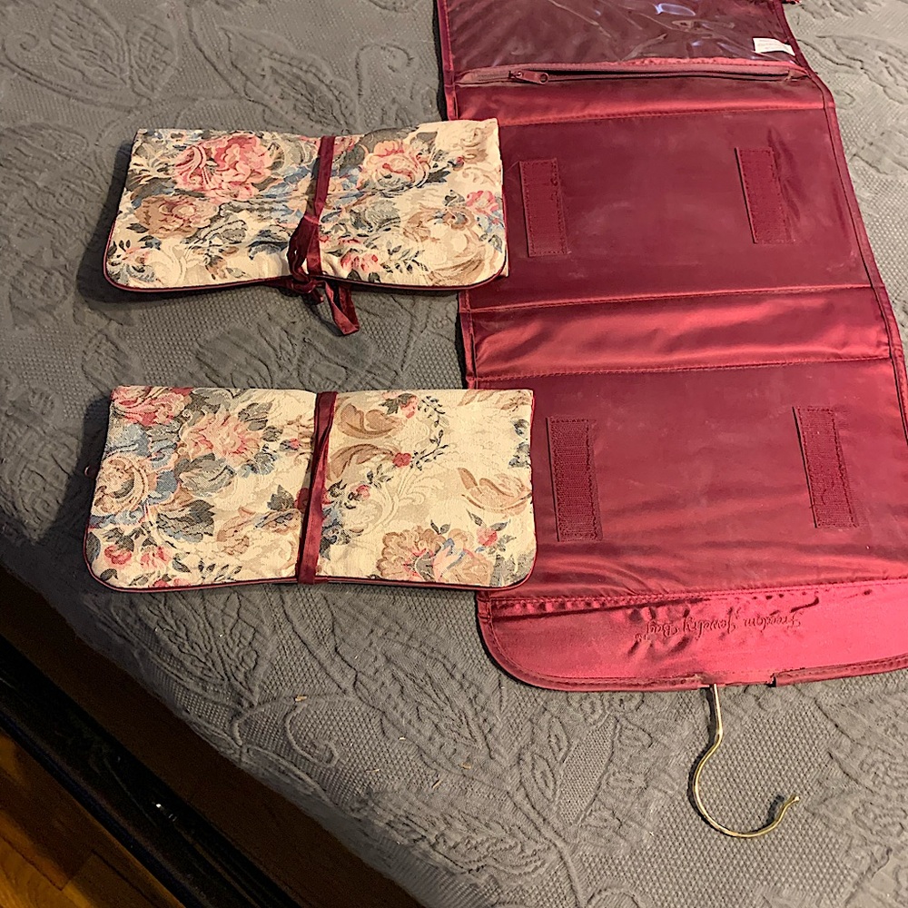 Travel jewelry soft case.